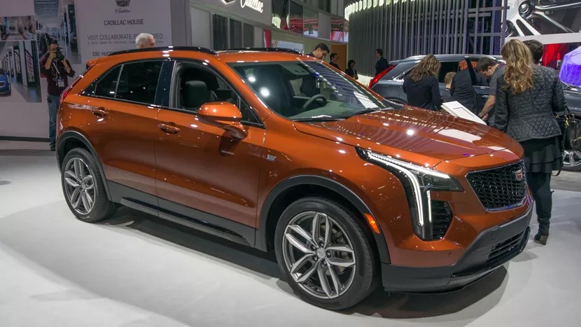 Компания GM представила новый автомобиль Cadillac XT4